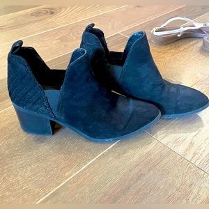 Carlos black booties